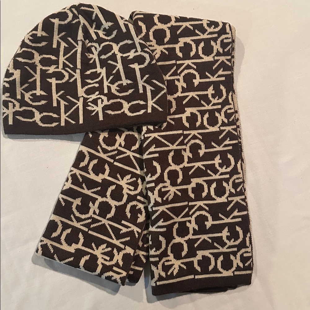 Calvin Klein Brown and Cream Knit Set. Scarf and Hat